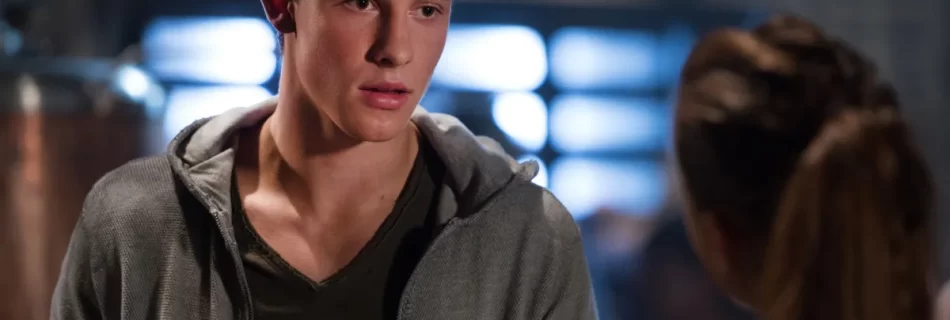 First Look of Shawn Mendes Performance on The 100 Season 3 Premiere
