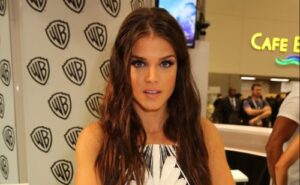 Comic Con 2016: Marie Avgeropoulos Added To Fan Favorites Panel