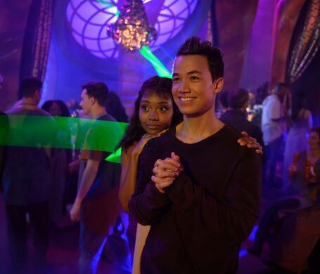 7-3-585x390 The 100 The Face Behind the Mirror Promo Photos