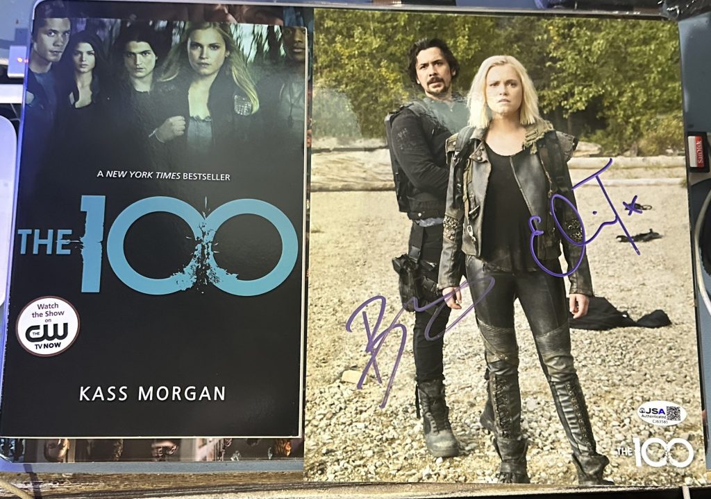 The 100 Grounders Source giveaway